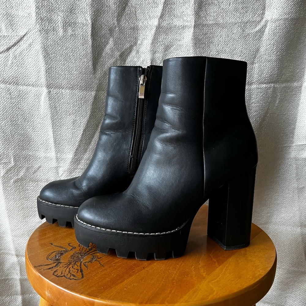 Forever 21 Black Heeled Platform Boots with Chunky Heel